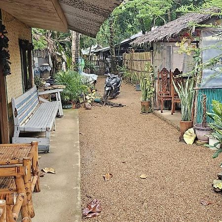 Rovi Homestay Корон Екстериор снимка